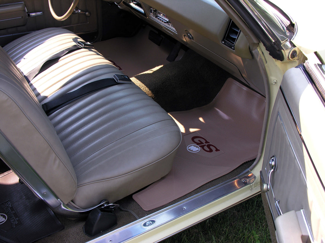 How to Choose Car Floor Mats and Keep them Clean